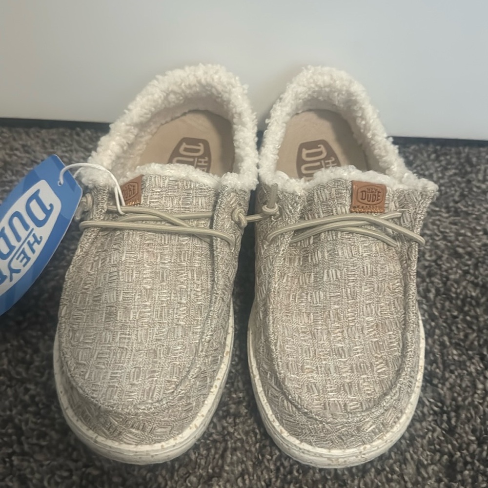 BRAND NEW Hey Dude Wendy girls warmth, natural size 13
